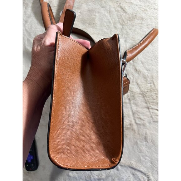 Guess Los Angeles Brown Faux Leather Crossbody Handbag With Detachable Strap - Picture 6 of 14